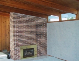 Living_room_east_wall