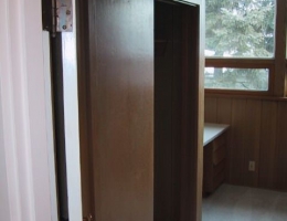 The_closet_in_the_second_bedroom